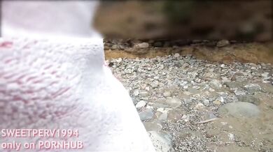 HANDJOB BY REAL TEEN STRANGER ON THE BEACH AFTER DICK FLASHING! Towel drops, shows big cock! Cumshot