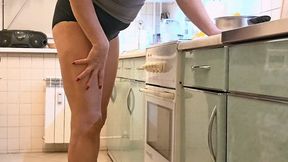 No Make-Up Date In Kitchen & Blowjob