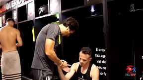 Jogador de futebol pelado