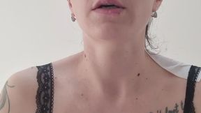 Absorbent full of yellow, gelatinous mucus.