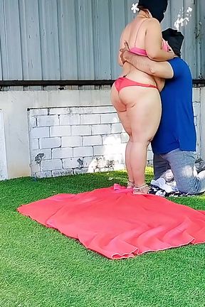 Fucked the Neighbor's Bhabhi Secretly in the Garden.