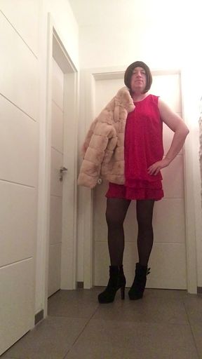 Nicki-Crossdress in a sexy red Mini-Dress, Pantyhose and High-Heels