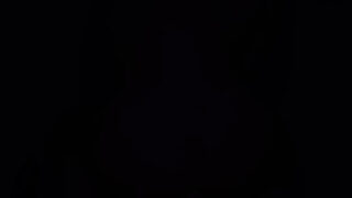 足崇拝は、アマチュア男が拳で開いたお尻を、自慰行為をし、黄金のシャワーを解き放つと、卑猥なものに変わります