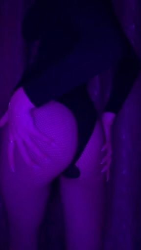 Playful Babe in Pantyhose Caresses Pussy