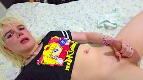 femboy mostrando seu corpo sexy enquanto se masturba e goza gostoso - dorian drake