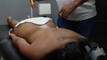 Karol's Steamy Massage Escapade with Familiasintabu