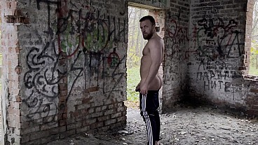 A young guy caught a pissing jock in an abandoned house and got fucked by him