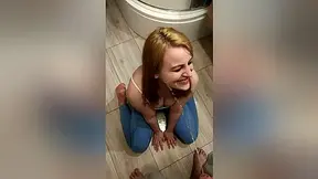 I Piss My Pants And Play With It - Kinky Amy
