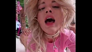 Petite Street Walker Nicole Nichols Hooks Up With Bryan Gozzling!