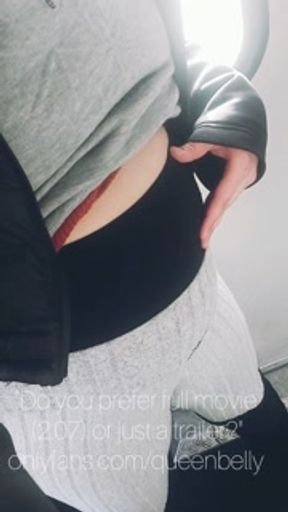 On her way home, she did a quick belly inflation on the train, making her belly huge