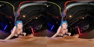 Jewelz Blu Is One Of Those Girls Who Gets Extremly Turned On With New Technologies