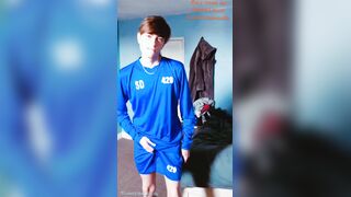 Jerking off in my footie kit