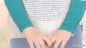 Plump woman's cunt gets digitally massaged after interview