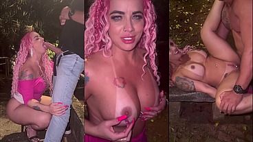 CORNO CHAMOU PRA AVENTURA DOGGING NA PRAÇA COM A ESPOSA, NA FRENTE DE ESTRANHOS ELE ASSISTIU COMO MANSINHO ENQUANTO ELA GEMIA NA METIDA – COMPLETO NO RED