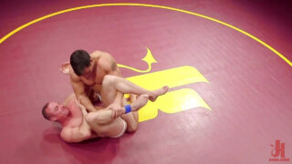 Mustetuilla naisilla Jacob Durham ja Jordan Boss intensiivisessä BDSM-anaalifetissitoiminnassa