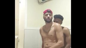 Com Black dotado no hotel