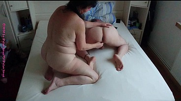 Streicheleinheiten von einer MILF