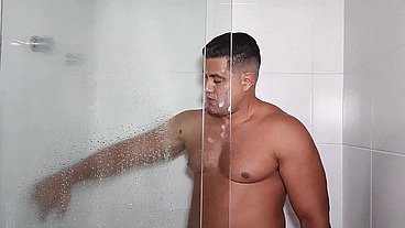 YURI GAÚCHO - Tomei banho de rosas pra tira o cheiro de puta do pau!