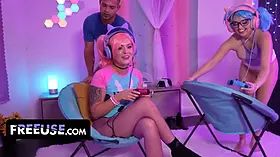 Gamer Girls Leana Lovings and Krissy Knight lose concentrate when nicky joins in