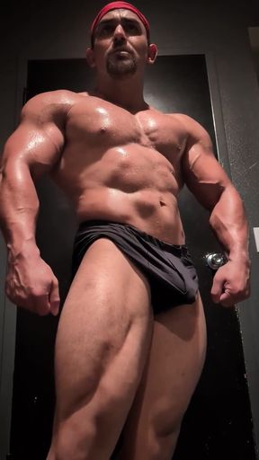 Hot Muscular Bodybuilder Poses and Flexes Naked
