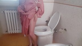 the warm pee of my stepmother dressed in elegant silk during a party