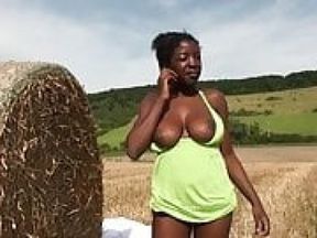 Bahie bonne salope de centrafrique sodomised