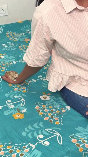 Komal went on vacation with her husband and went to the neighbor&amp;#039;s room and got pussy   Clip 1