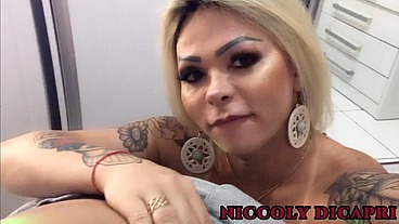 Peguei um gostoso novinho com uma pica de 25 cms que nem coube na boca