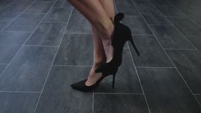 Pumps In Action (HDTVWMV) – Lady Amira