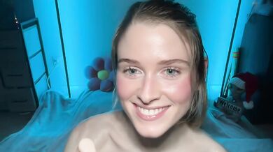 shy skinny college OF girl shadebabe does naughty live stream