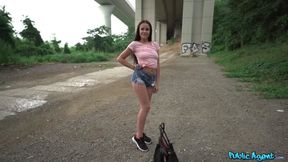 I found this Amateur girl - will she or won't she?