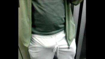 Gostos&atilde_o excitado no metr&ocirc_