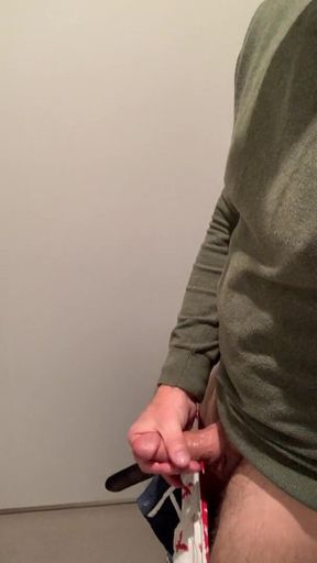 Horny, so I jerk-off in the airport bathroom