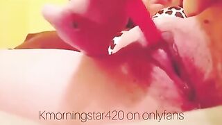 Step daughter strokes cunt until she squirts !