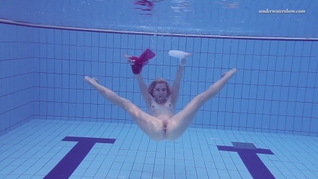 Russian hot babe Elena Proklova swims naked