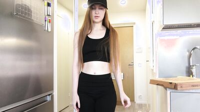 The delivery girl ate the pizza????and paid back with a hot pussy