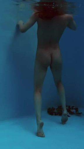 Jaw-dropping moment from &quot;Mia Split Russian sexy gymnast&quot;