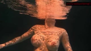 Anna Siskina hot teen with big tits in the pool