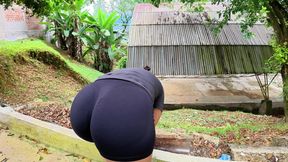 I HAVE AN ACCIDENT ON MY NEIGHBOR AND IN THE STREET AND I INVITE HER TO FUCK TO CURE HER