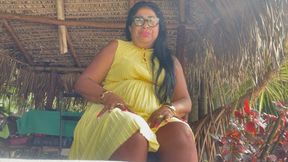 Balbina the Queen of the Big Feet in sexy pantyhose