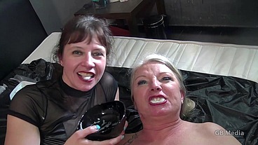 2 milf sluts cum play creampie gangbang cum eating