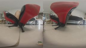 3DVR180 ANNA s smelly feet crushed and humiliated the lecherous Jamie