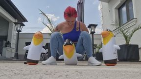 SMOKING PENGUIN POPPING – JEANS BOOTY RIDE & TOTAL INFLATABLE DESTRUCTION