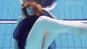 Juicy Pussy Lenka Swimming