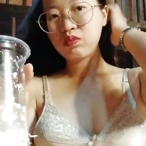 Super sexy hot Pinay girl show her pussy