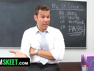 Sexy collegegirl sucks her teacher's dong unfathomable into her mouth