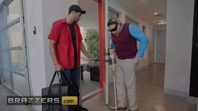 Jennifer White Gives a Double Blowjob While Her Blinded Husband Watches