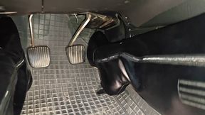 Sarah - Hard Cranking & Revving In Boots