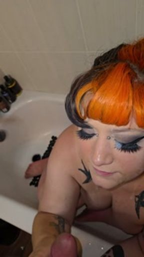 Goth slut gets facial &amp; cleaned off in piss