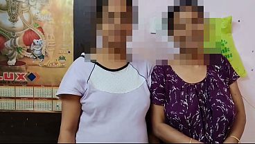 Bengali Bhabhi'_s First Threesome With ZOMATO Delivery Boy